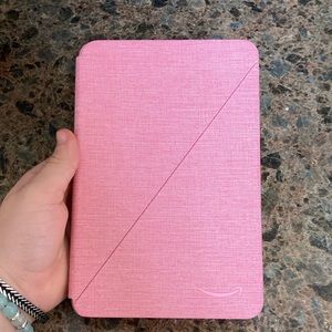It’s brand new! Very soft  in inside the case! The back folds.